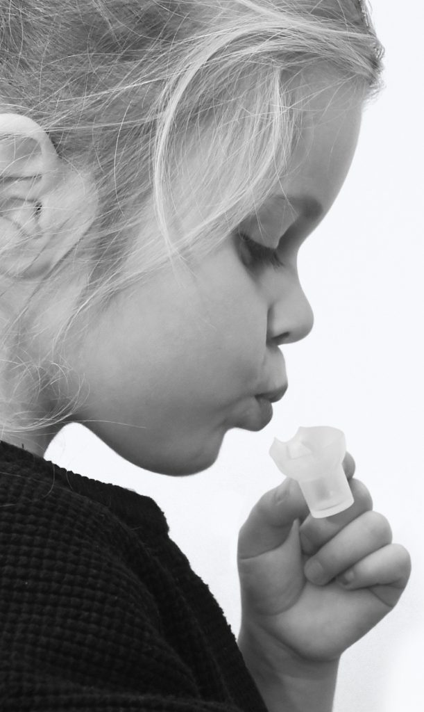 Blue Collect: Device for patient-friendly and volume standardized self-collection of saliva
